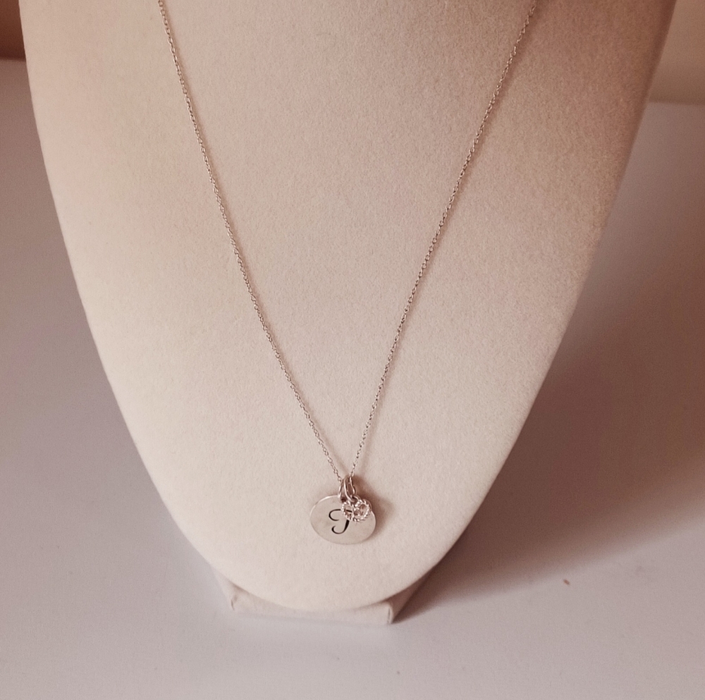 VINTAGE 925 RJ AVON STERLING SILVER INITIAL "T" NECKLACE 18". - Picture 2 of 5